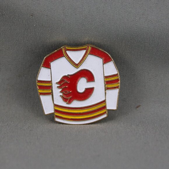 Calgary Flames Pin (VTG) - 1990s Home Uniform by Ace - Stamped Pin - Picture 1 of 3
